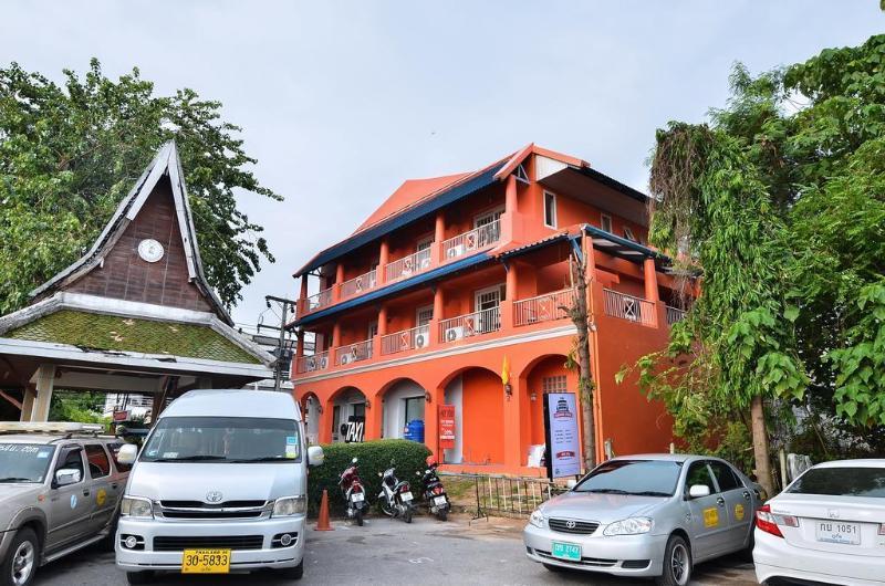 The Orange Pier Guesthouse Ban Bang Chak  Dış mekan fotoğraf